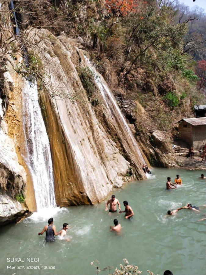 Hotel Vishla Palace By Uttarakhand Hotel Hospitality Narendra Nagar Экстерьер фото